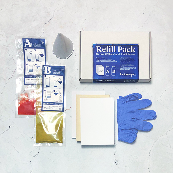 Here are the contents of our Cyanotype Refill Pack to make even more unique cyanotypes and blueprints with your Botanopia DIY Cyanotype Kit