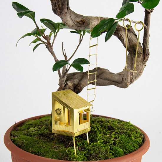Tiny Treehouse - mini messing boomhutje voor je plant